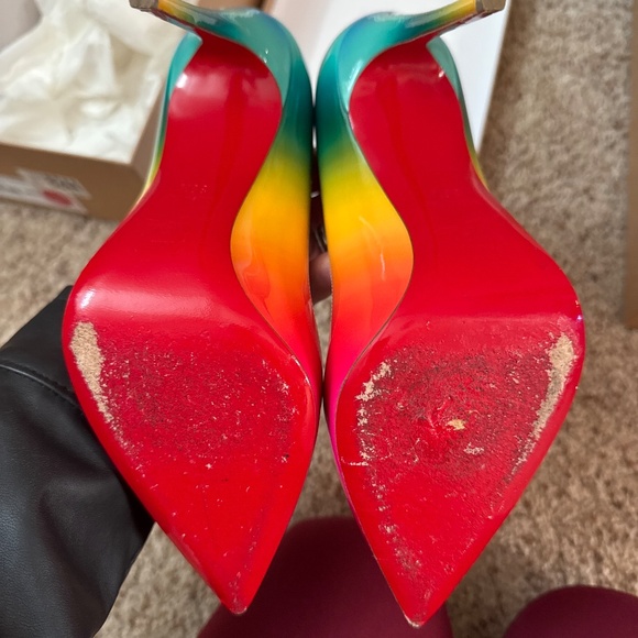 Christian Louboutin Patent Pump - Picture 3 of 4